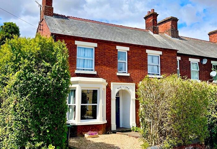 4 Bedroom End Of Terrace House For Sale In Kia-Ora, St. Neots Road, Sandy, SG19