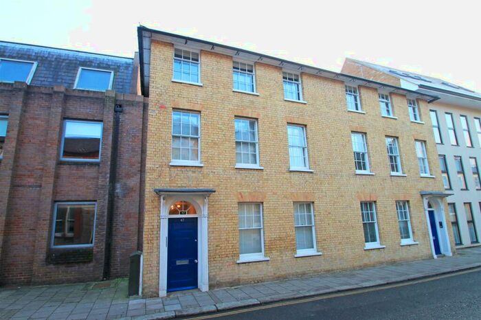 2 Bedroom Flat To Rent In Flat, Mill Street, Inner Town Area, MK40