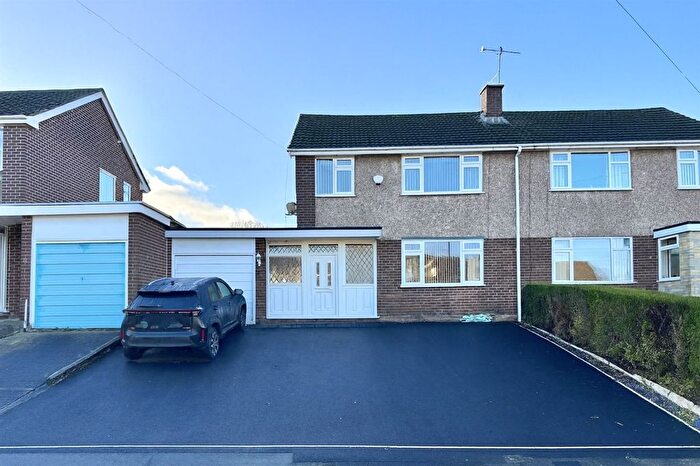 3 Bedroom Semi Detached House For Sale In Bowland Road, Glossop, SK13