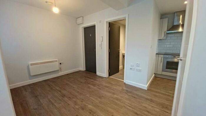 Flat To Rent In Kings Oak House, Harrow, HA1
