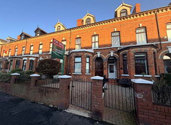 4 Bedroom TownHouse For Sale In Springfield Road, Belfast, BT12