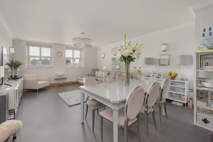 1 Bedroom Flat For Sale In Frances Court, High Street, Herne Bay, Kent, CT6