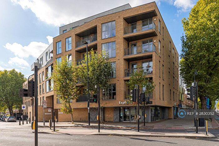 2 Bedroom Flat To Rent In Chesworth Court, London, E1