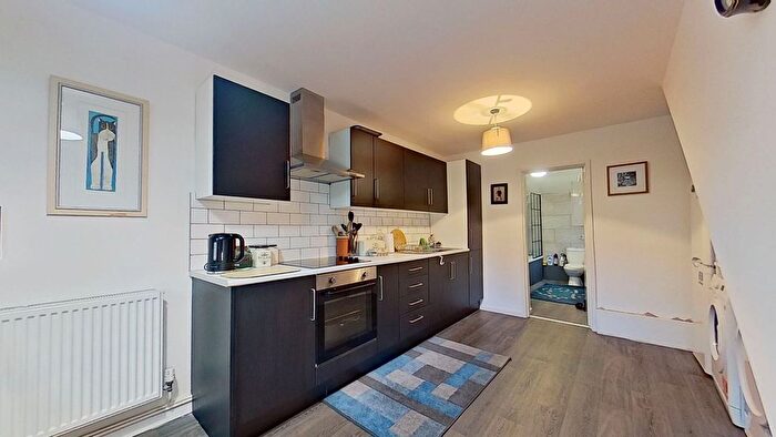 2 Bedroom Flat For Sale In Duke Street, Aberdare, Rhondda Cynon Taf, CF44