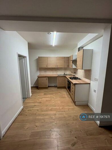 2 Bedroom Flat To Rent In High Street, Sheerness, ME12