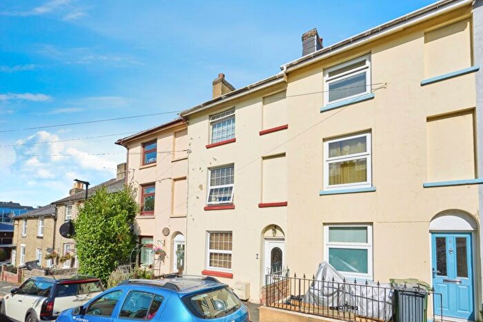 4 Bedroom Terraced House For Sale In Hearn Street, Newport, Isle Of Wight, PO30