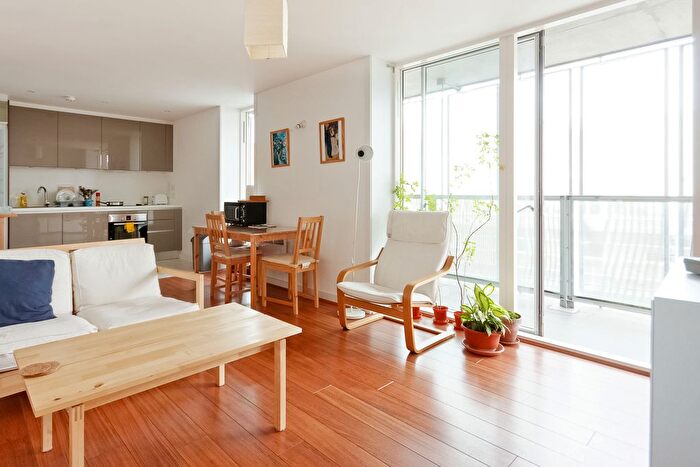 2 Bedroom Flat To Rent In Chadwell Lane, London, N8