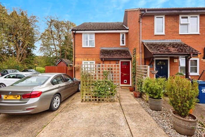 1 Bedroom Flat For Sale In Woodpeckers, Milford, Godalming, GU8