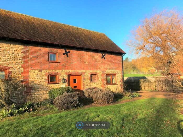 2 Bedroom Detached House To Rent In Granary Cottages, Guildford, GU3