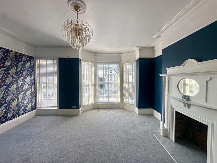 3 Bedroom Flat For Sale In Mount Pleasant Road, Hastings, TN34