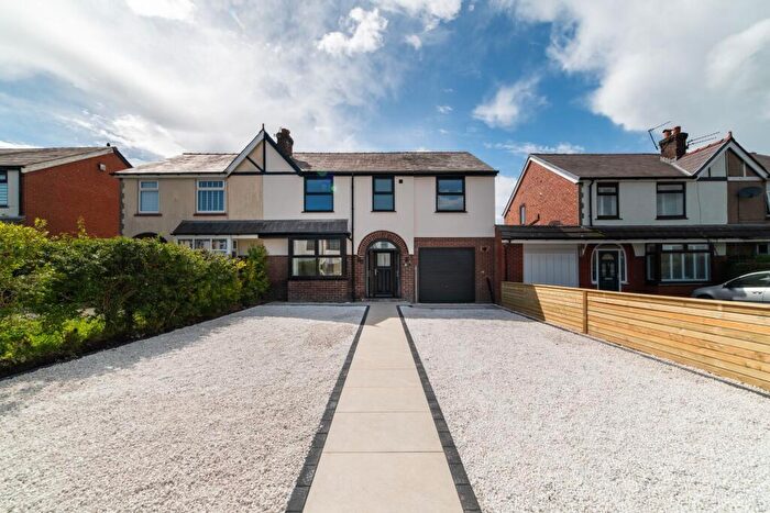 3 Bedroom Semi-Detached House For Sale In Liverpool Road South, Burscough, L40