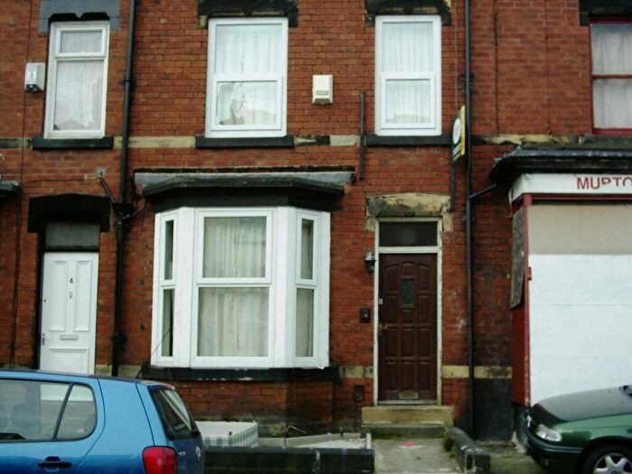 4 Bedroom House To Rent In Ashville Avenue, Hyde Park, Leeds, LS6