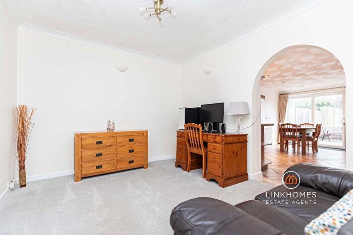3 Bedroom Terraced House For Sale In Elizabeth Road, Poole, BH15