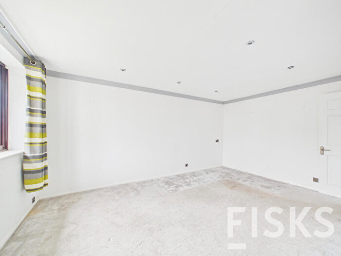 1 Bedroom Maisonette For Sale In London Road, Benfleet, SS7