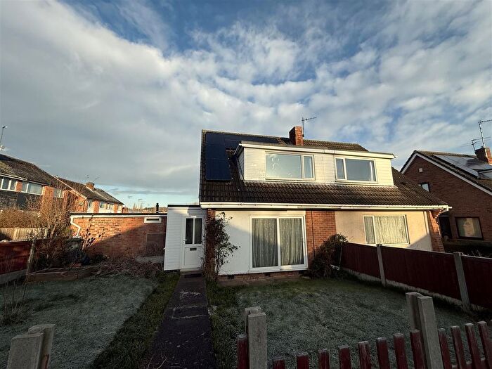 3 Bedroom Property To Rent In Warkton Close, Beeston, Nottingham, NG9