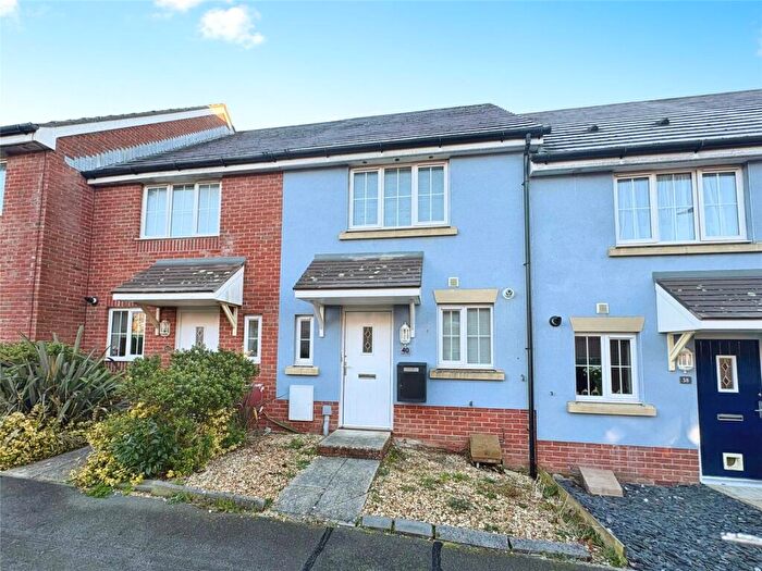 2 Bedroom Terraced House For Sale In Captains Parade, East Cowes, Isle Of Wight, PO32
