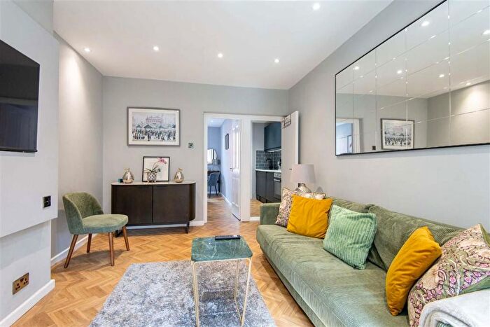 1 Bedroom Flat To Rent In Martlett Court, London, WC2B