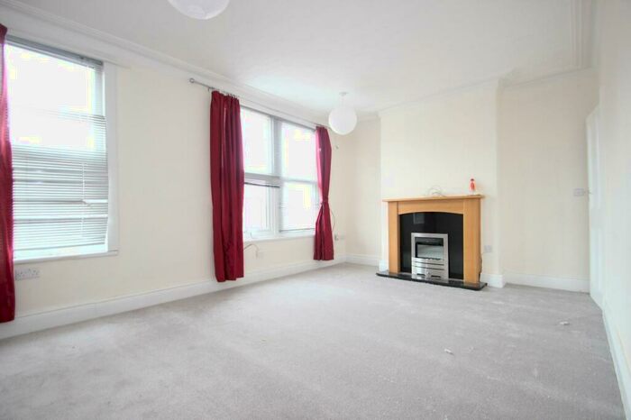 2 Bedroom Flat To Rent In Roman Place, Leeds, West Yorkshire, Uk, LS8