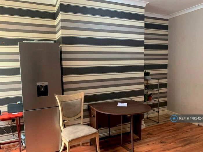 3 Bedroom Terraced House To Rent In Edmund Street, Salford, M6