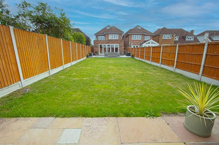 5 Bedroom Detached House For Sale In Potash Road, Billericay, CM11