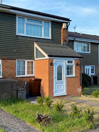 2 Bedroom Detached House To Rent In Waverley Close, Chatham, Kent, ME5