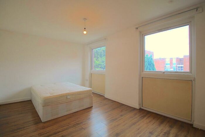 3 Bedroom Flat To Rent In Gernon Road, London, E3