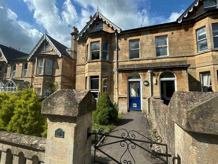 4 Bedroom Apartment To Rent In St. Lukes Road, Bath, BA2