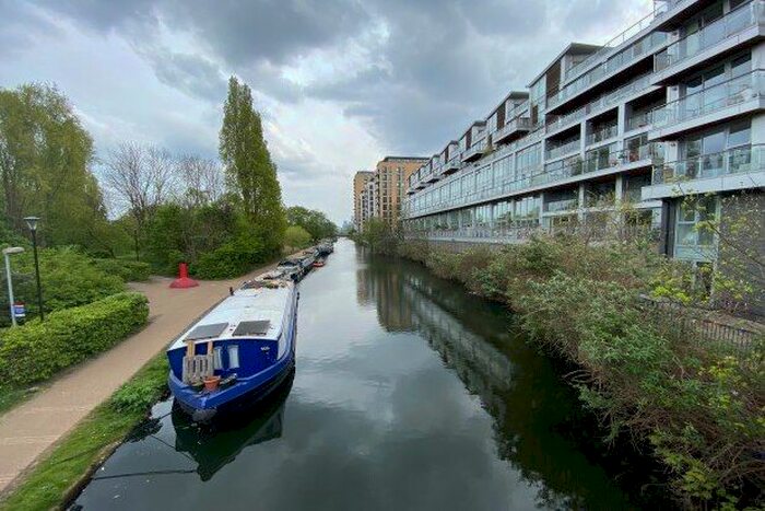 2 Bedroom Flat To Rent In Palmers Road, London, E2