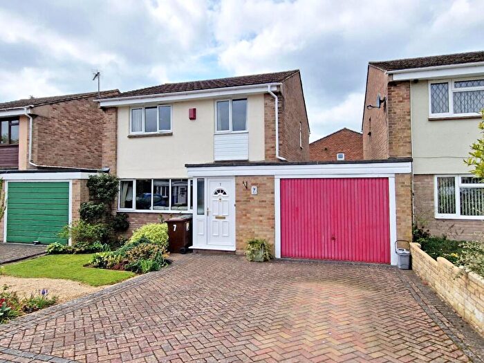 3 Bedroom Detached House For Sale In Scott Close, Bicester, OX26