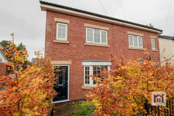 4 Bedroom Semi-Detached House To Rent In Chapel Lane, Longton, PR4