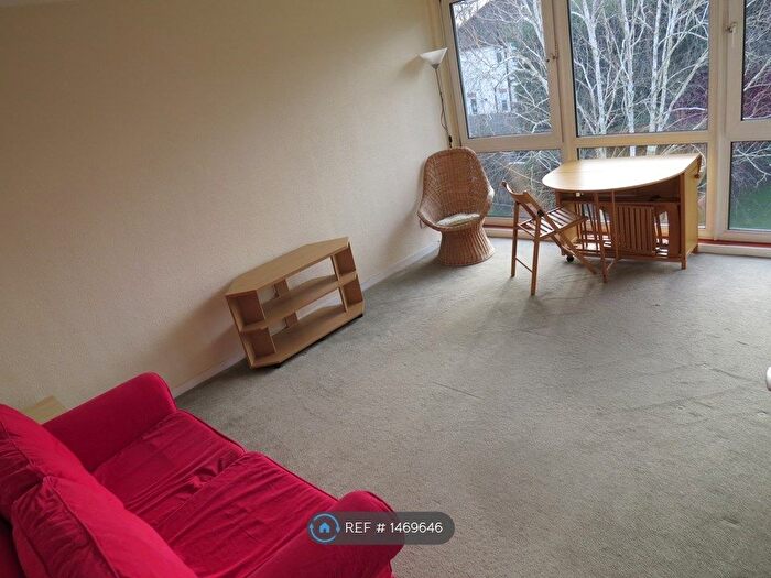 2 Bedroom Flat To Rent In Doric Court, Beckenham, BR3