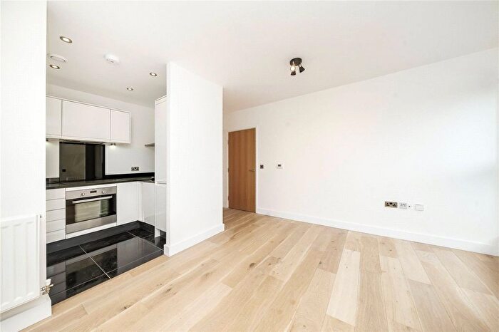 1 Bedroom Flat For Sale In Green Lanes Walk, London, N4