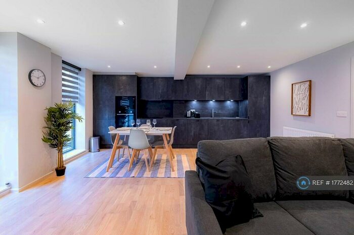 2 Bedroom Flat To Rent In Mowlem St, London, E2