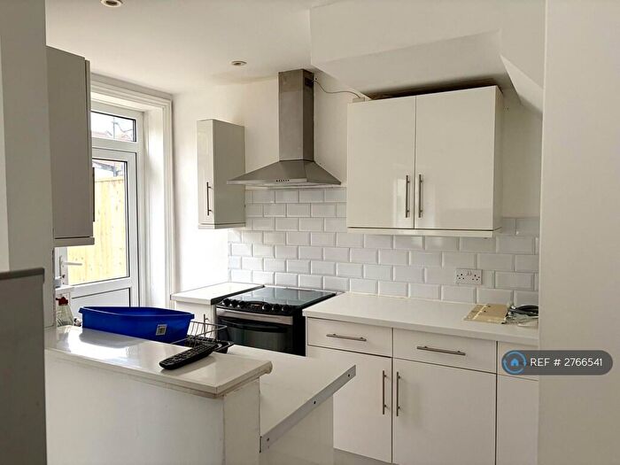 4 Bedroom Terraced House To Rent In Cedar Gardens, Southampton, SO14