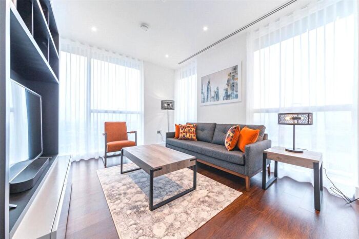 3 Bedroom Apartment For Sale In Maine Tower, Harbour Way, London, E14