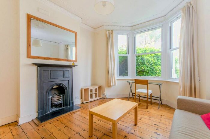 1 Bedroom Flat To Rent In Witherington Road, Highbury, London, N5