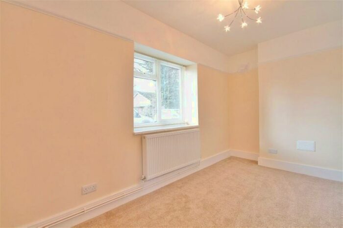 2 Bedroom Apartment To Rent In Banbury Road, Kidlington, Oxford, Oxford, OX5