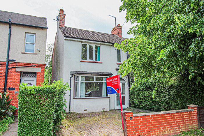 3 Bedroom Semi-Detached House For Sale In Finedon Road, Irthlingborough, NN9