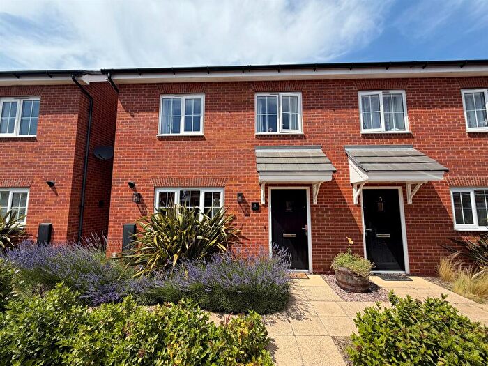3 Bedroom Semi-Detached House For Sale In Banbury Drive, Hampton Water, Peterborough, PE7