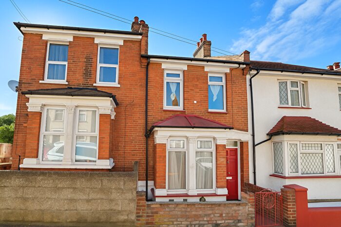 2 Bedroom Terraced House To Rent In Ross Street, Rochester, ME1