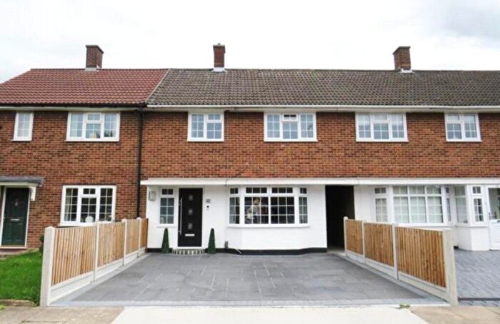 3 Bedroom Terraced House For Sale In Tuck Road, Rainham, RM13
