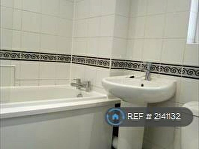 5 Bedroom Terraced House To Rent In Meredene, Basildon, SS14