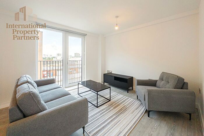 2 Bedroom Flat To Rent In Middlewood Plaza, Craven Street, Salford, M5