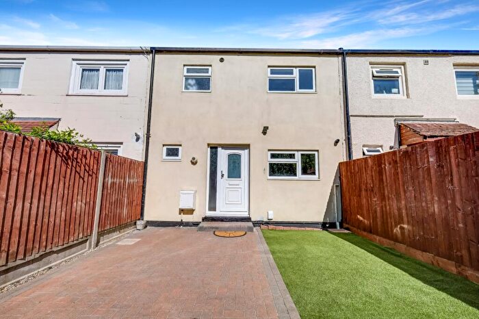 4 Bedroom Terraced House For Sale In Dewsgreen, Basildon, Essex, SS16