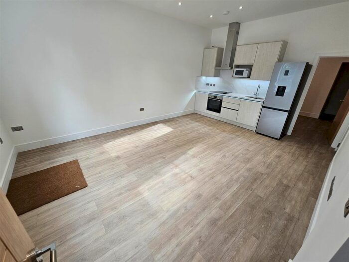 1 Bedroom Flat To Rent In Lynchford Road, Farnborough, GU14