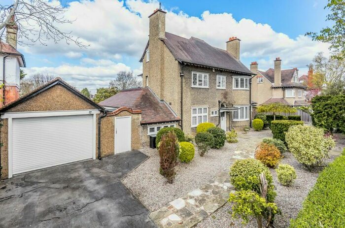 5 Bedroom Detached House To Rent In Cornwall Road, Sutton, Surrey, SM2