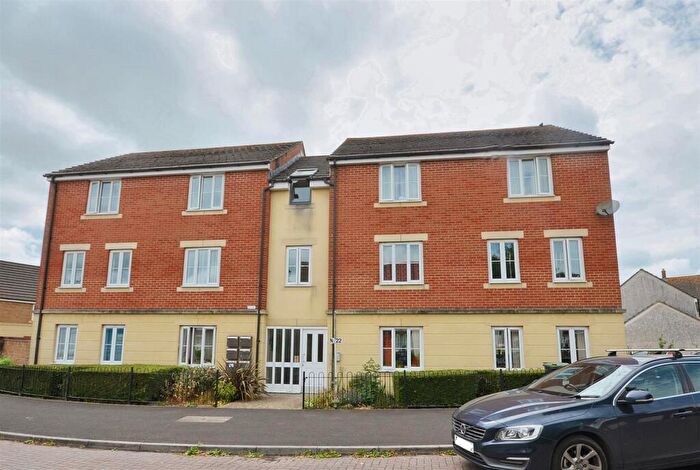 2 Bedroom Flat For Sale In Otter Springs, Gillingham, SP8