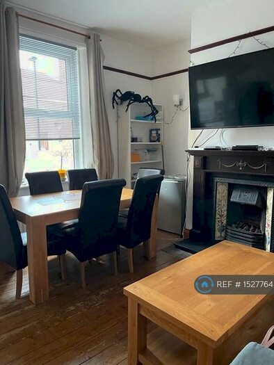 6 Bedroom Terraced House To Rent In Hunters Road, Spital Tongues, Newcastle Upon Tyne, NE2