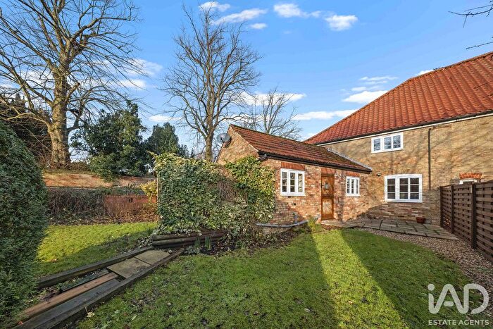 2 Bedroom Cottage For Sale In West End, Wilburton, Cambridgeshire, CB6