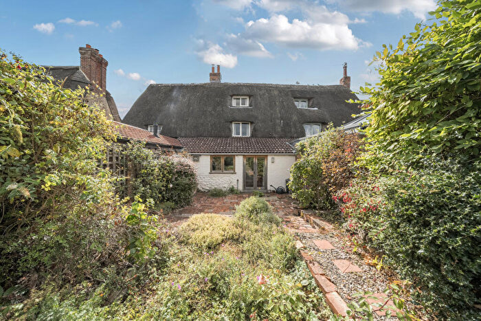 3 Bedroom Cottage For Sale In High Street, Shrivenham, Swindon, SN6